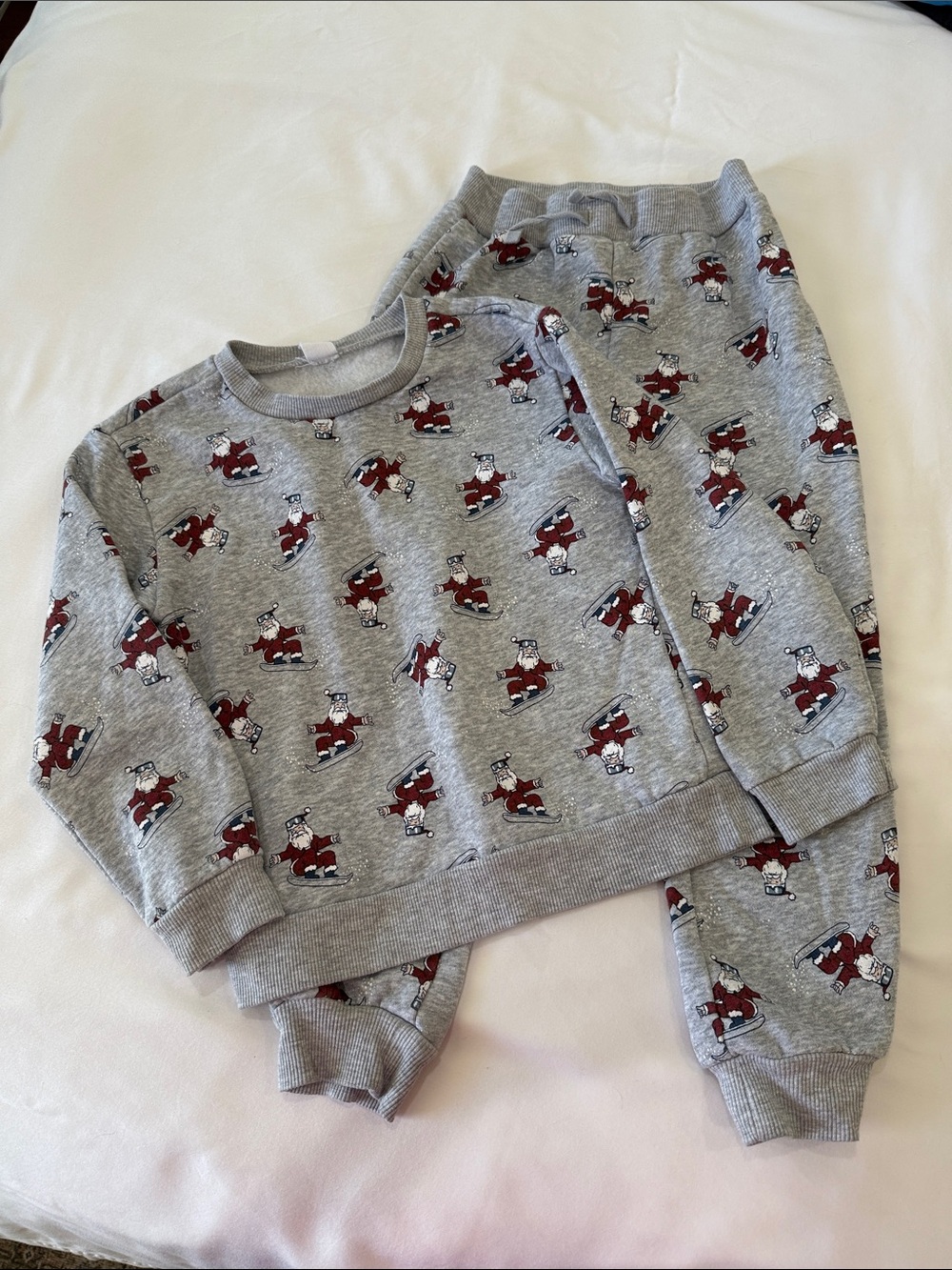 Gray PL Kids Sweatshirt & Jogger Set with Santa Print